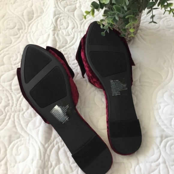 FLASH SALE! LC Lauren Conrad Crushed Velvet Mules - Picture 5 of 6